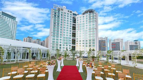 NOVOTEL MANILA ARANETA CITY .
